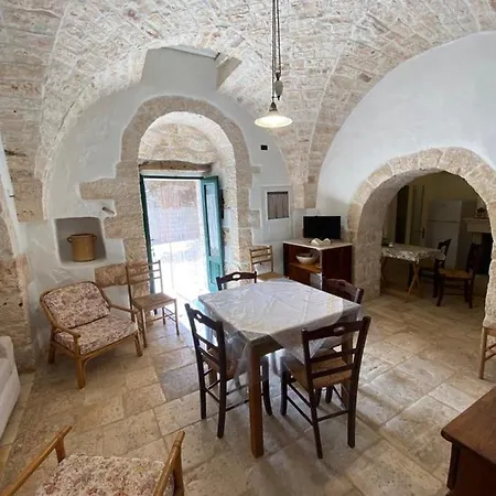 Holiday home Trullo Fiorino *