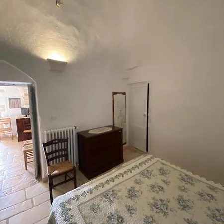Holiday home Trullo Fiorino