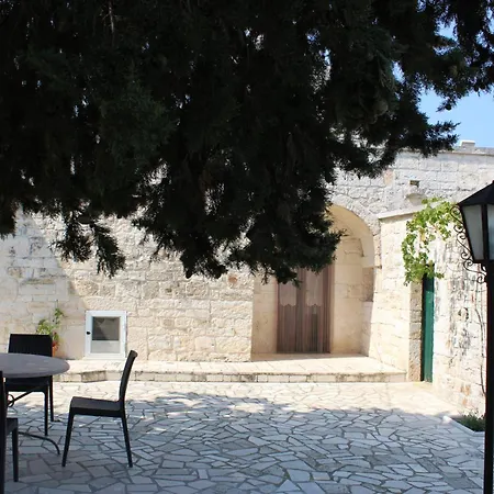 Holiday home Trullo Fiorino *